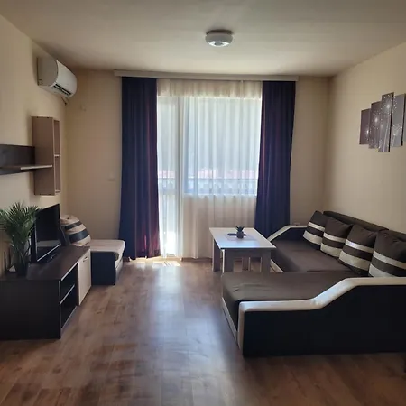 Апартаменти Tryavna Lake 